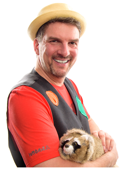 Pino Magino, Kinderzauberer für Stuttgart, mit einer tierischen Zauberfigur